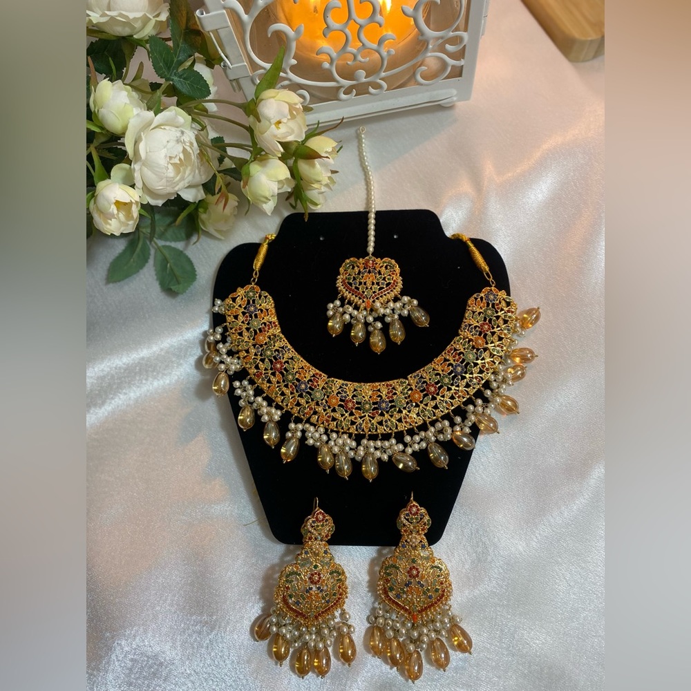Nauratan Pearl Necklace, Earrings and Maang Tikka Set - Champagne
